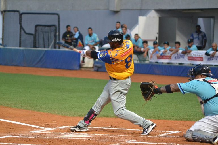 Álex Valdez-Guerreros del Caribe