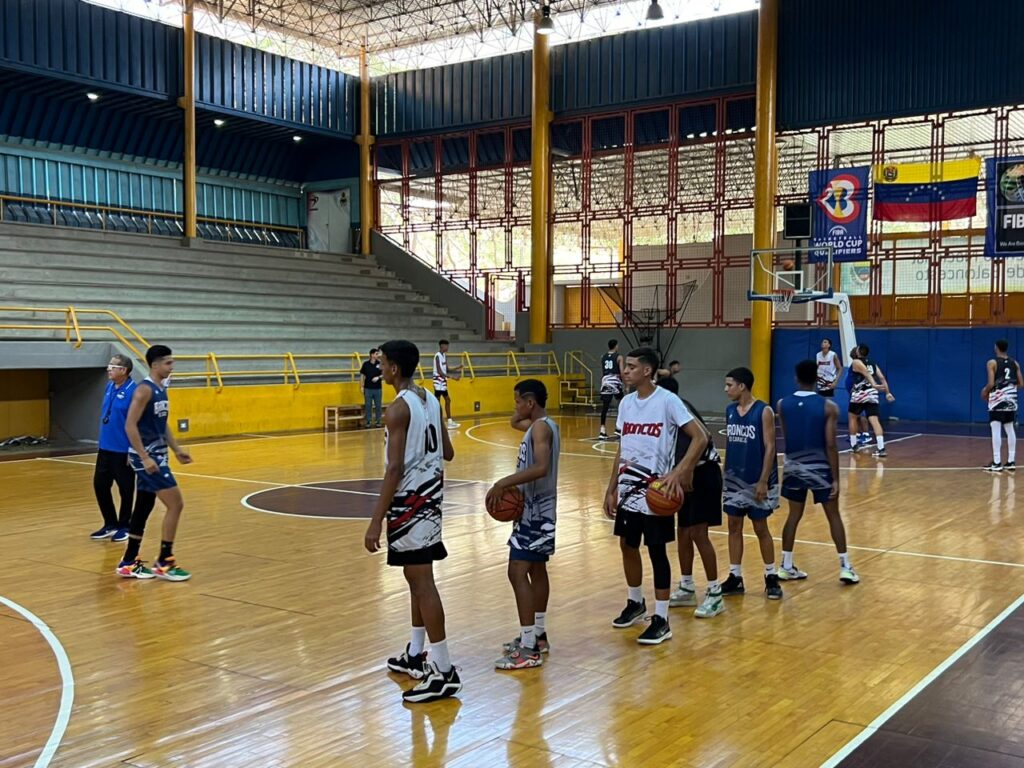 Broncos de Caracas-Academia