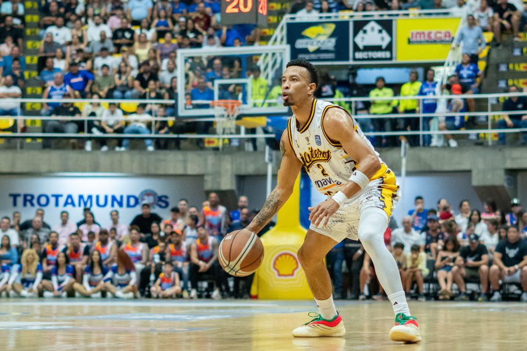 Edwin Mijares-Gaiteros del Zulia