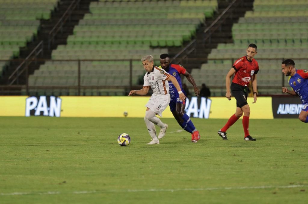 Carabobo jugó como visitante ante UCV