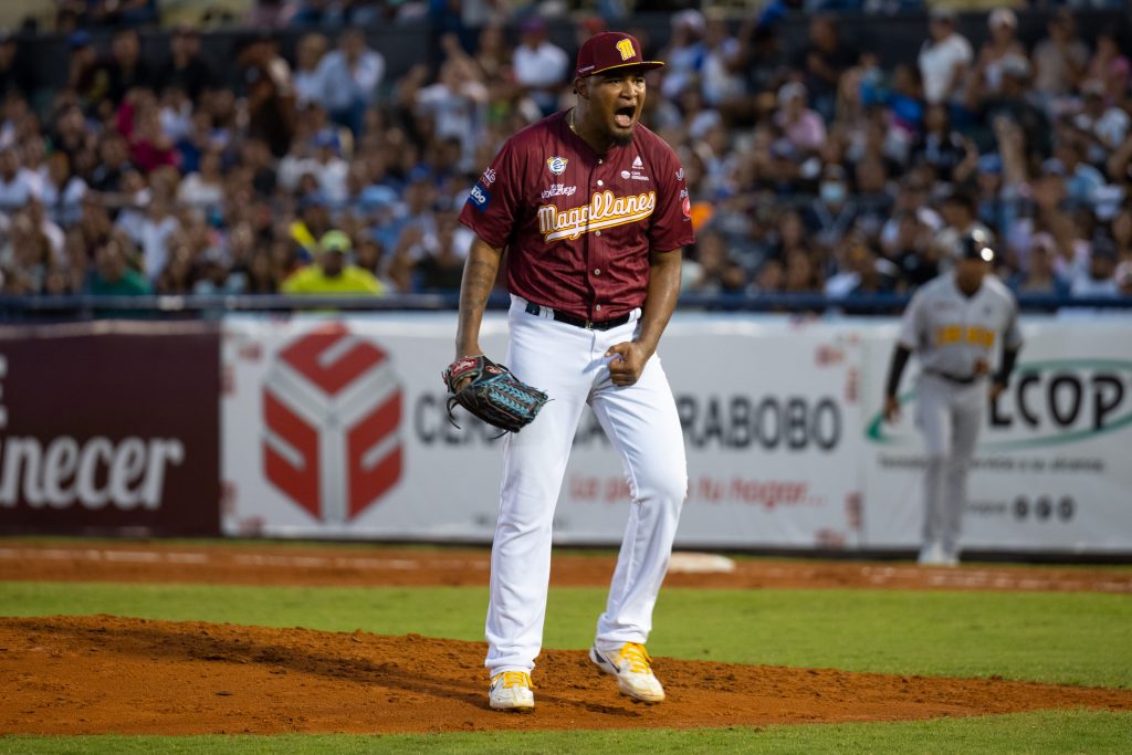 Yohander Méndez-Navegantes del Magallanes