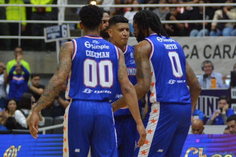 Trotamundos de Carabobo-Spartans Distrito Capital-Juego 5