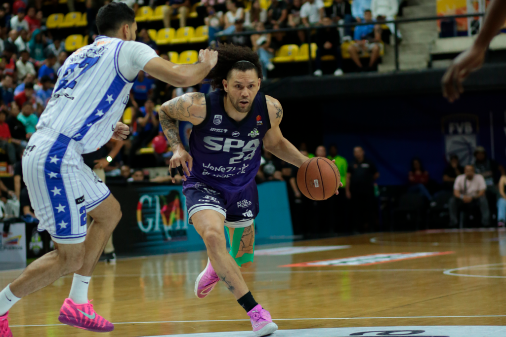 Miachael Carrera-Spartans Distrito Capital