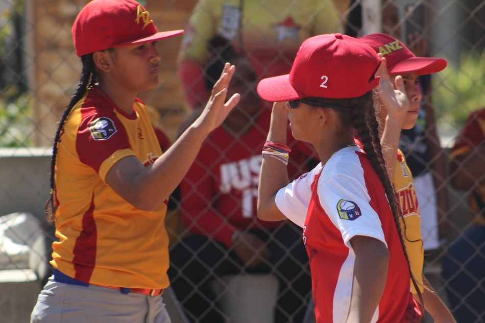 Venezuela-Femenina-FEVEBEISBOL